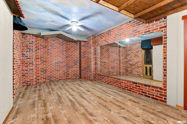5825 W IVYBRIDGE Place, Peoria, IL 61615