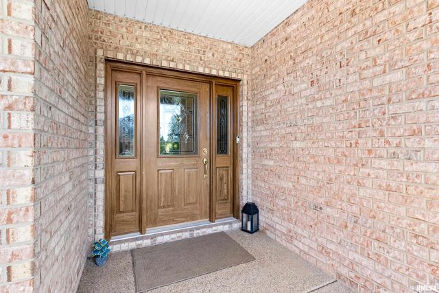 5825 W IVYBRIDGE Place, Peoria, IL 61615
