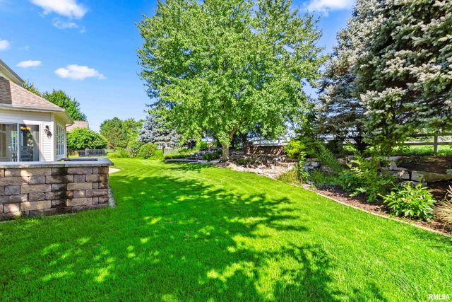 5825 W IVYBRIDGE Place, Peoria, IL 61615