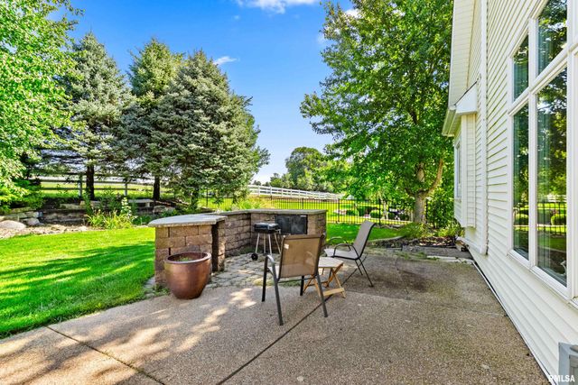 5825 W IVYBRIDGE Place, Peoria, IL 61615
