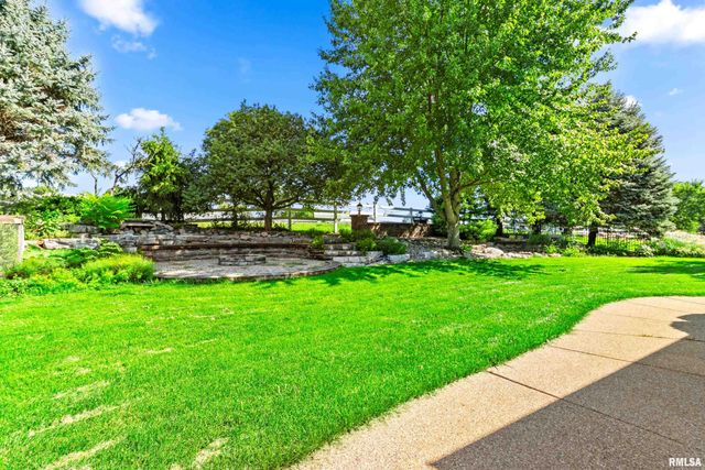 5825 W IVYBRIDGE Place, Peoria, IL 61615