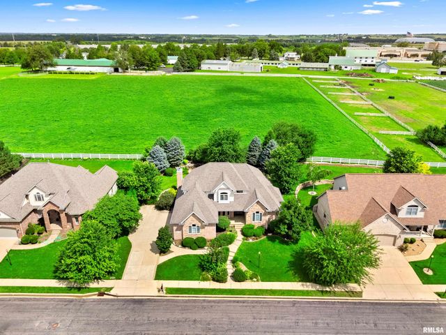 5825 W IVYBRIDGE Place, Peoria, IL 61615