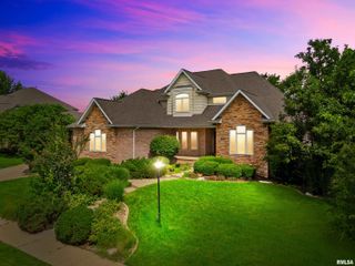 5825 W IVYBRIDGE Place, Peoria, IL 61615