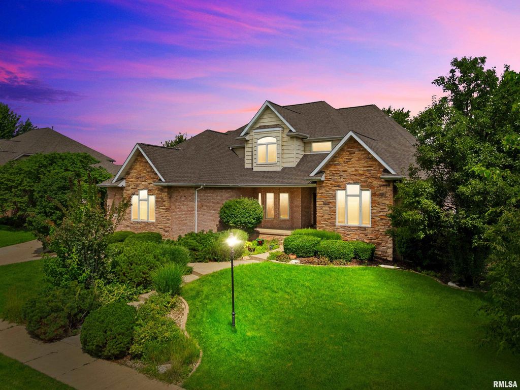 5825 W IVYBRIDGE Place, Peoria, IL 61615