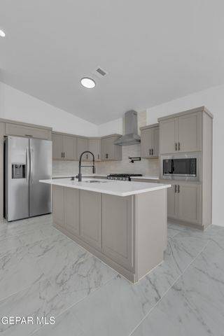 5656 DESERT CALICO Avenue, El Paso, TX 79934