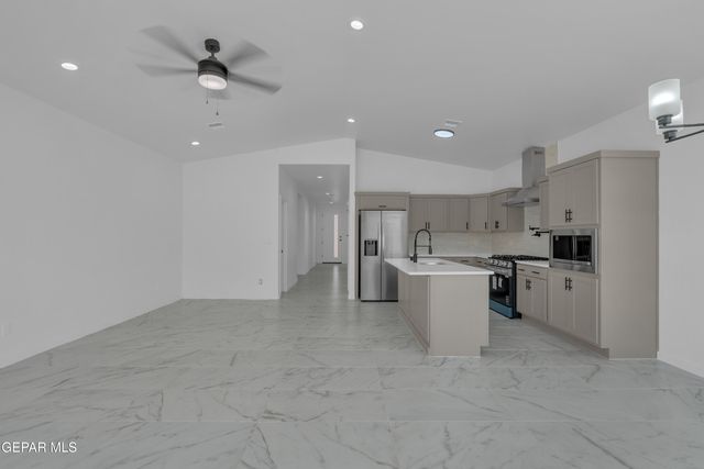 5656 DESERT CALICO Avenue, El Paso, TX 79934