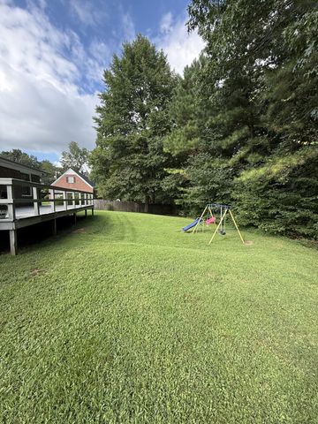 1029 Pine Cir, Lawrenceburg, TN 38464