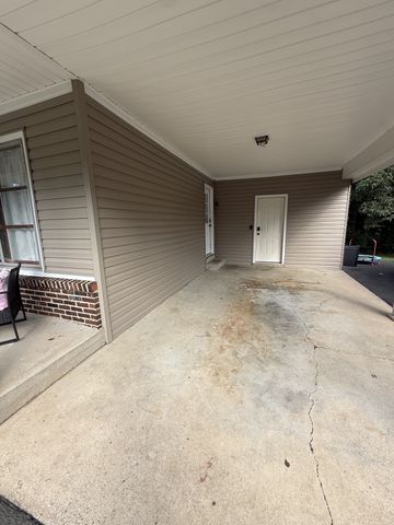 1029 Pine Cir, Lawrenceburg, TN 38464