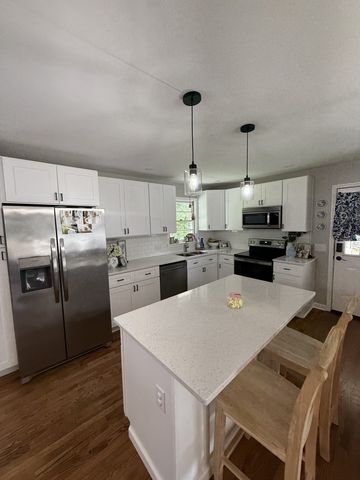 1029 Pine Cir, Lawrenceburg, TN 38464