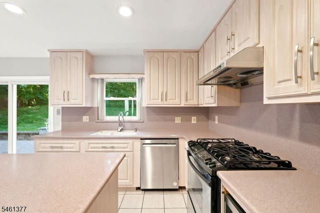 350 Parsippany Blvd, Parsippany-troy Hills Twp., NJ 07005