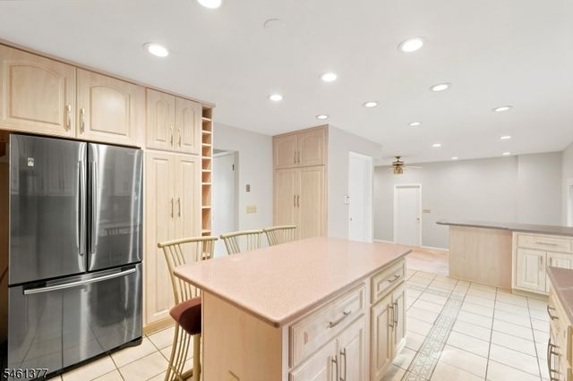 350 Parsippany Blvd, Parsippany-troy Hills Twp., NJ 07005