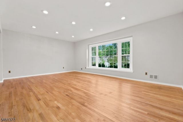 350 Parsippany Blvd, Parsippany-troy Hills Twp., NJ 07005