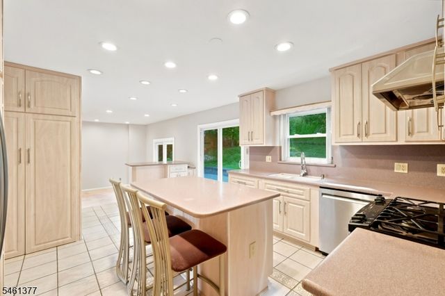 350 Parsippany Blvd, Parsippany-troy Hills Twp., NJ 07005