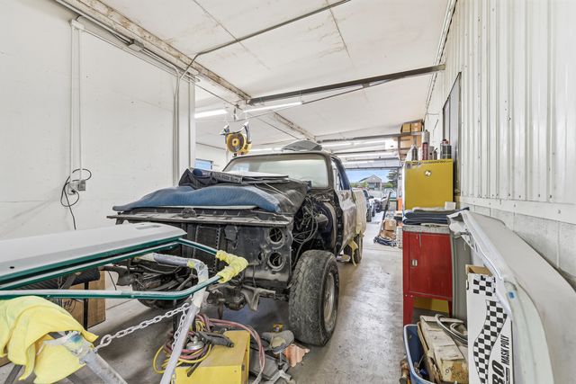 1250 W McAndrews Road, Medford, OR 97501