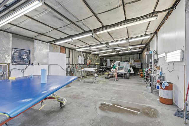 1250 W McAndrews Road, Medford, OR 97501