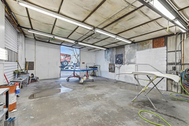 1250 W McAndrews Road, Medford, OR 97501