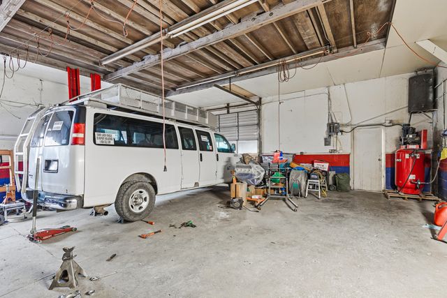 1250 W McAndrews Road, Medford, OR 97501