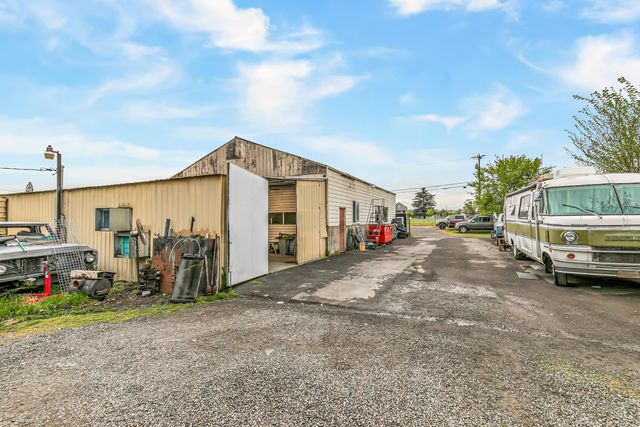 1250 W McAndrews Road, Medford, OR 97501