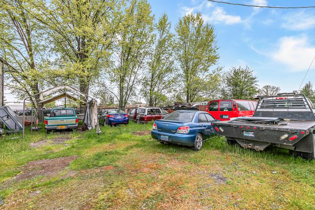 1250 W McAndrews Road, Medford, OR 97501