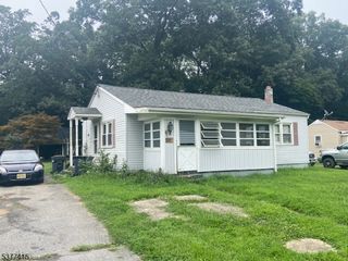 26 Manor Rd, Pohatcong Twp., NJ 08865