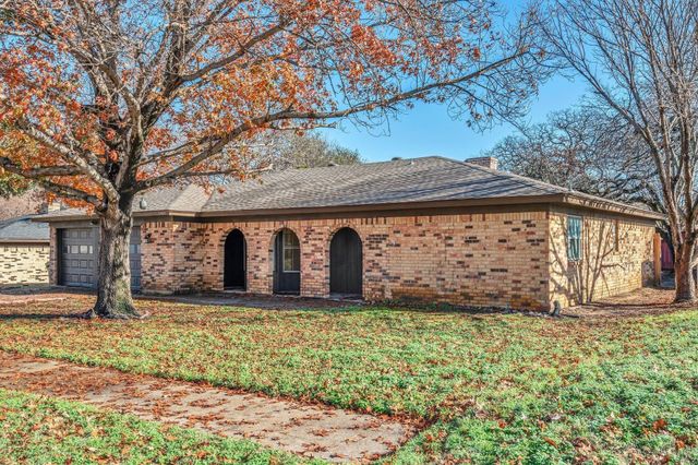 6404 Simmons Road, North Richland Hills, TX 76182