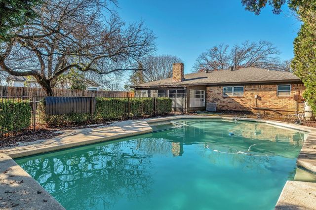 6404 Simmons Road, North Richland Hills, TX 76182