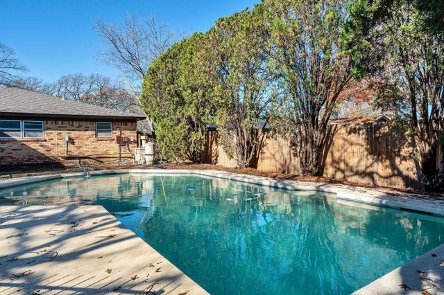 6404 Simmons Road, North Richland Hills, TX 76182
