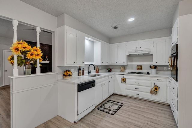6404 Simmons Road, North Richland Hills, TX 76182