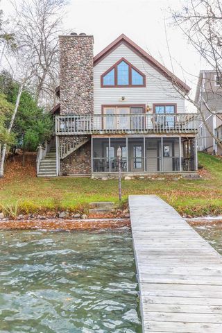 E1402 GRANDVIEW ROAD, Waupaca, WI 54981