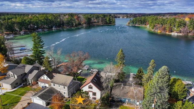 E1402 GRANDVIEW ROAD, Waupaca, WI 54981