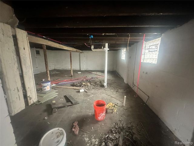 12910 Hickory Street, Detroit, MI 48205