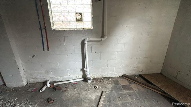 12910 Hickory Street, Detroit, MI 48205