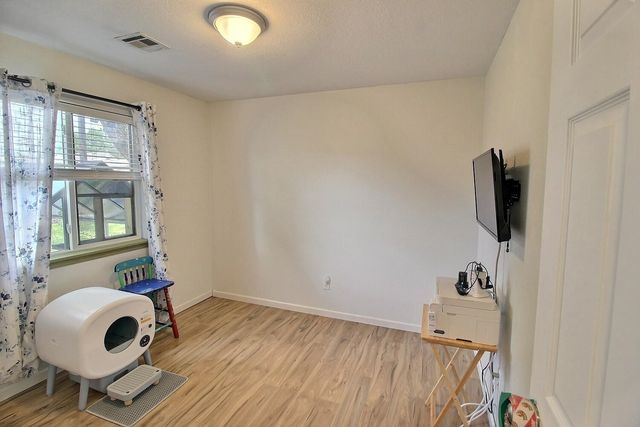 609 Osage St, Augusta, KS 67010