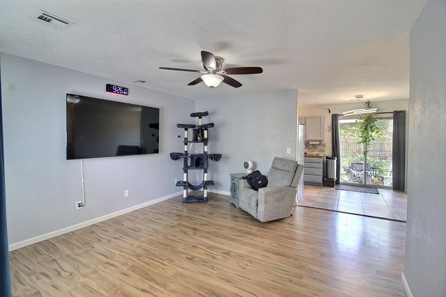 609 Osage St, Augusta, KS 67010