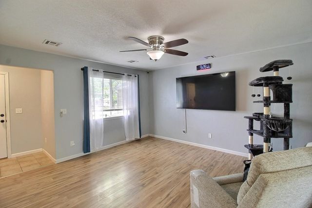 609 Osage St, Augusta, KS 67010