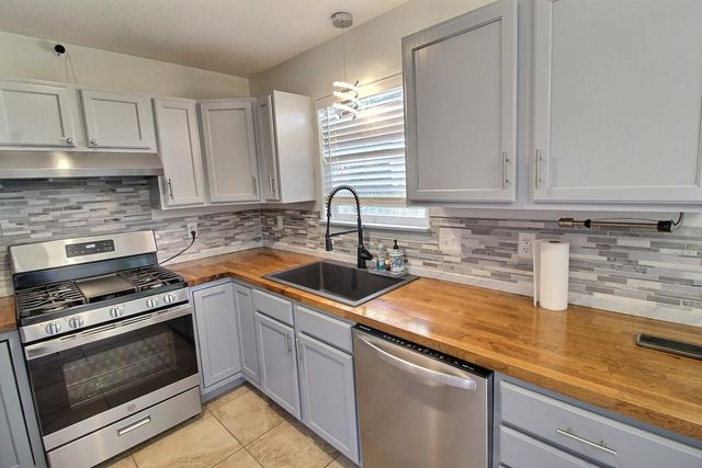 609 Osage St, Augusta, KS 67010