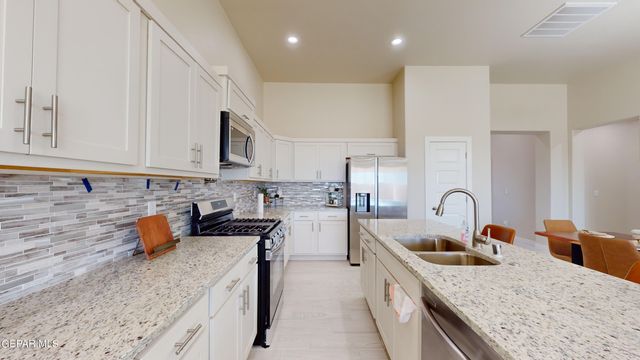 12857 Kingsbury Avenue, Horizon City, TX 79928