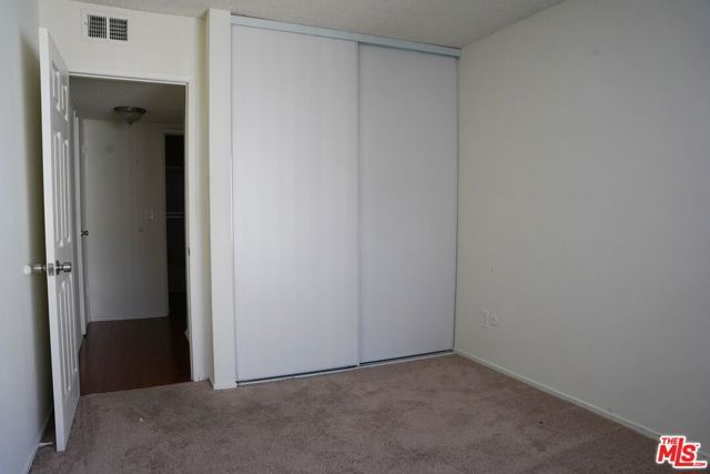 18444 Collins Street 4, Tarzana (los Angeles), CA 91356