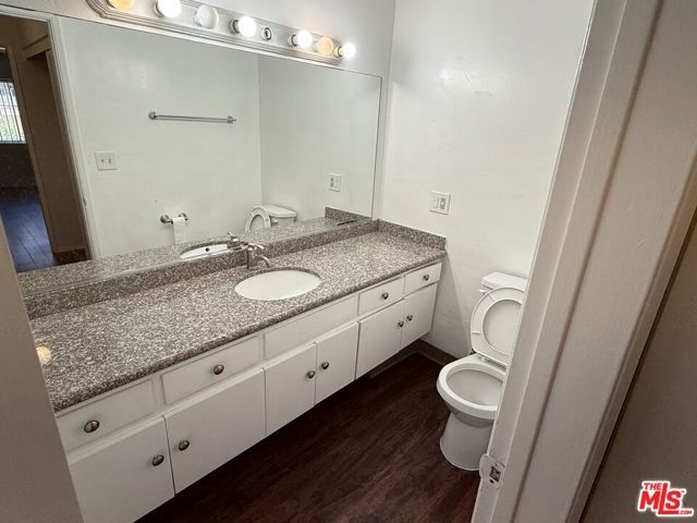 18444 Collins Street 4, Tarzana (los Angeles), CA 91356