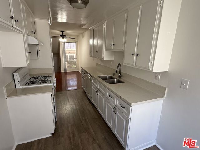 18444 Collins Street 4, Tarzana (los Angeles), CA 91356