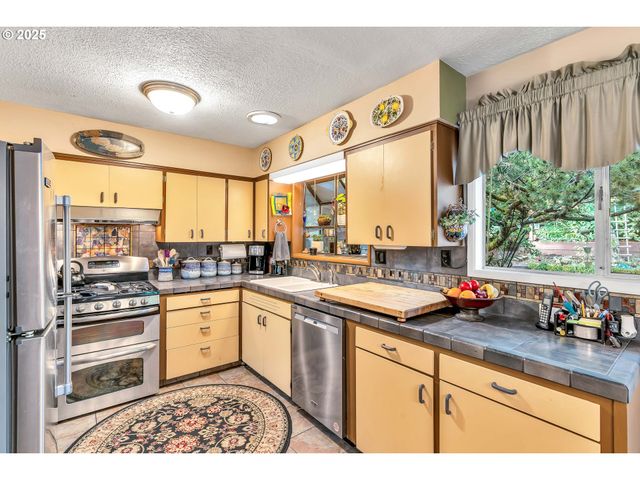 1408 Ne 65TH St, Vancouver, WA 98665