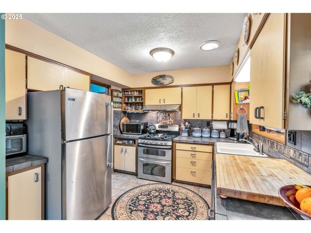 1408 Ne 65TH St, Vancouver, WA 98665