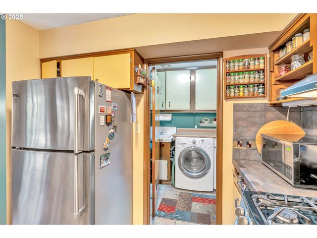 1408 Ne 65TH St, Vancouver, WA 98665