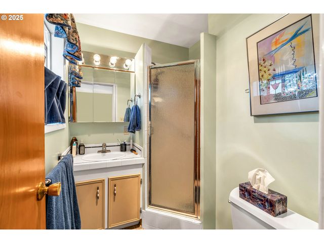 1408 Ne 65TH St, Vancouver, WA 98665