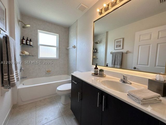 3429 W 80th St 208, Hialeah, FL 33018