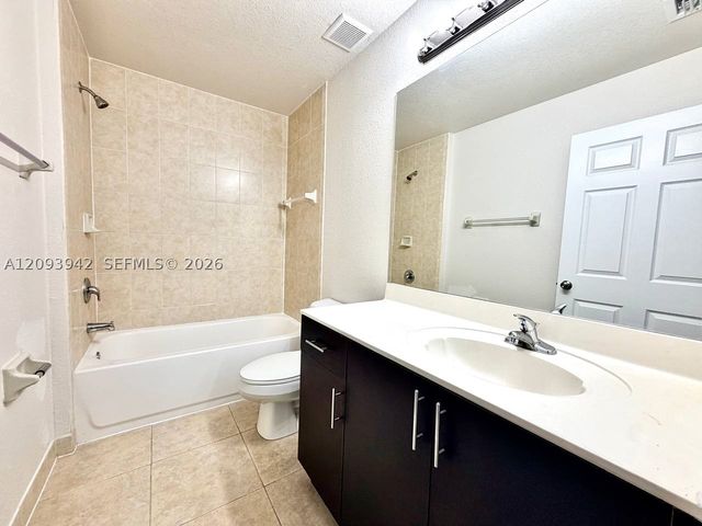 3429 W 80th St 208, Hialeah, FL 33018