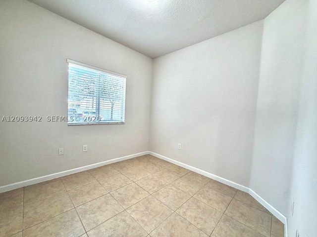 3429 W 80th St 208, Hialeah, FL 33018