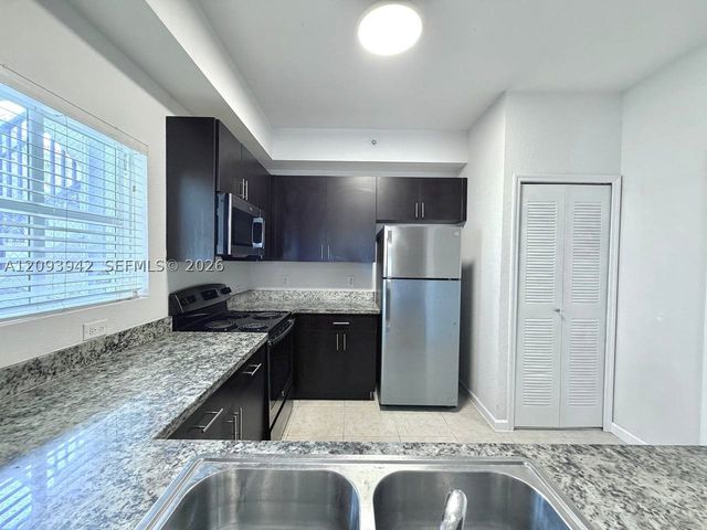 3429 W 80th St 208, Hialeah, FL 33018