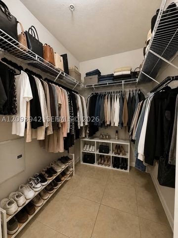 3429 W 80th St 208, Hialeah, FL 33018