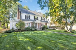 58 Bacon St, Winchester, MA 01890